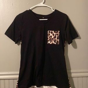 LEOPARD PRINT SHIRT SIZE M.